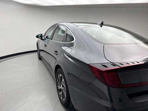 2023 Hyundai SONATA Hybrid Base