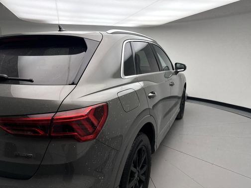 2023 Audi Q3 Premium 45 TFSI S line quattro Tiptronic