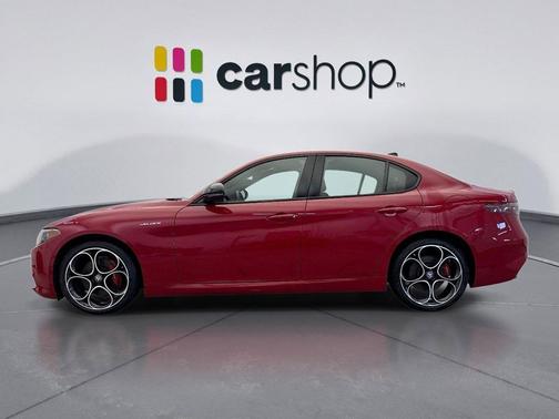 Alfa Rosso 2024 Alfa Romeo Giulia Veloce AWD