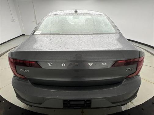 2018 Volvo S90 T5 Momentum