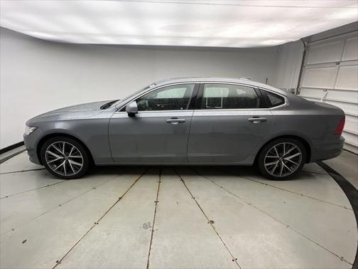 2018 Volvo S90 T5 Momentum