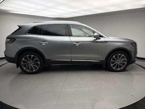 Silver Radiance 2021 Lincoln Nautilus Reserve