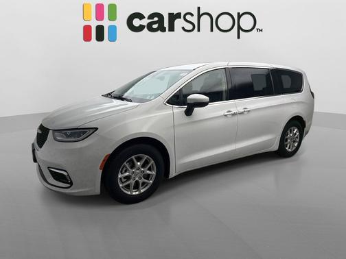 Bright White Clearcoat 2023 Chrysler Pacifica Touring L