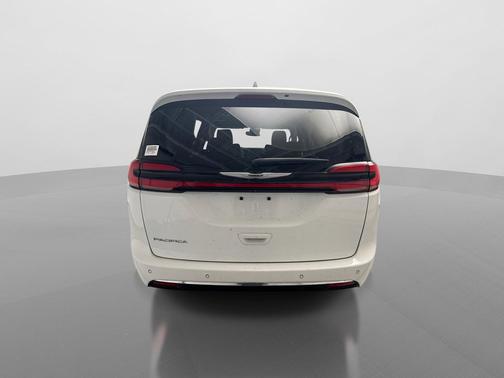 Bright White Clearcoat 2023 Chrysler Pacifica Touring L