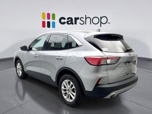 ICONIC SILVER 2022 Ford Escape SE