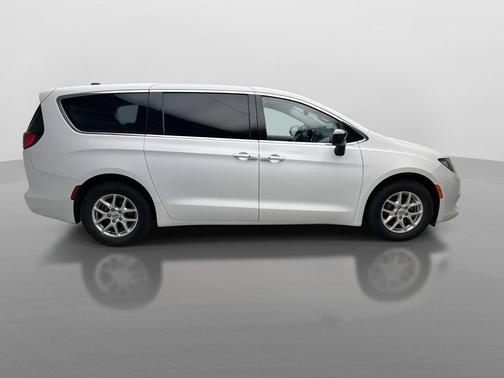 Bright White Clearcoat 2024 Chrysler Voyager LX