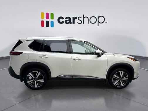 Pearl White Tricoat 2023 Nissan Rogue SL