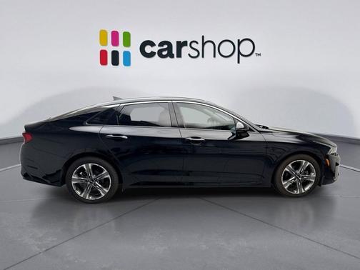 Ebony Black 2022 Kia K5 EX