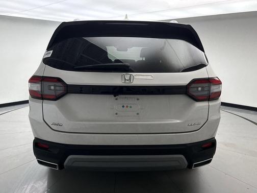 Platinum White 2023 Honda Pilot AWD Elite