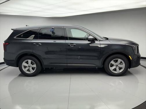 2024 Kia Sorento LX