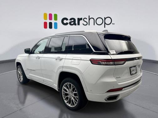 Bright White Clearcoat 2023 Jeep Grand Cherokee Summit