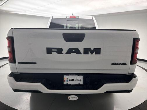 Bright White Clearcoat 2025 RAM 1500 Big Horn/Lone Star