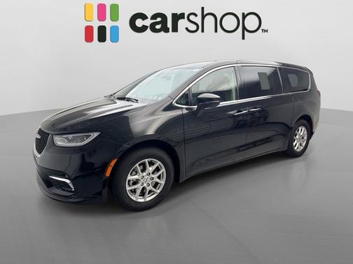 Brilliant Black Crystal Pearlcoat 2023 Chrysler Pacifica Touring L
