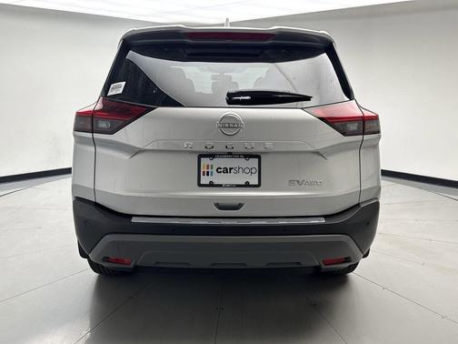 Brilliant Silver Metallic 2023 Nissan Rogue SV