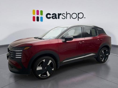 Scarlet Ember Tintcoat/Super Black 2025 Nissan Kicks SR