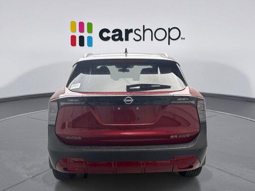 Scarlet Ember Tintcoat/Super Black 2025 Nissan Kicks SR