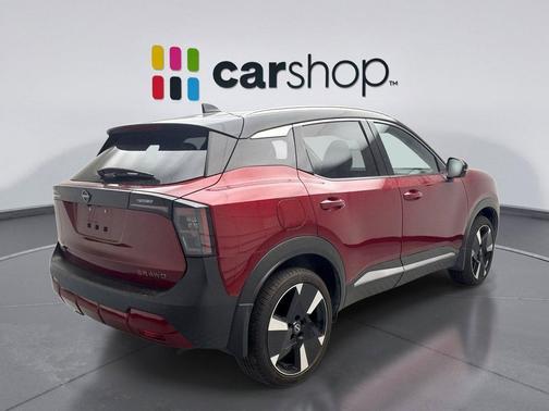 Scarlet Ember Tintcoat/Super Black 2025 Nissan Kicks SR