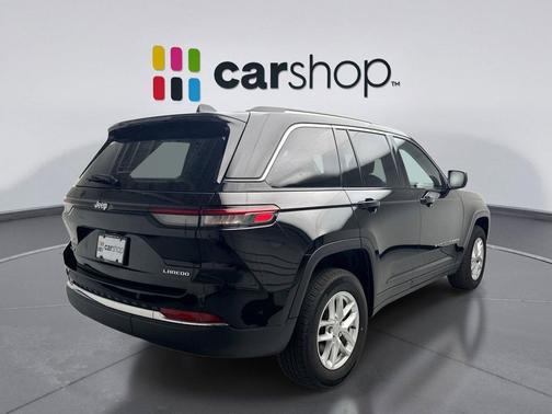 Diamond Black Crystal Pearlcoat 2023 Jeep Grand Cherokee Laredo