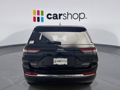 Diamond Black Crystal Pearlcoat 2023 Jeep Grand Cherokee Laredo