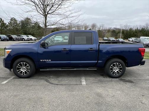 2022 Nissan Titan SV