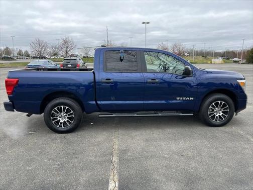 2022 Nissan Titan SV