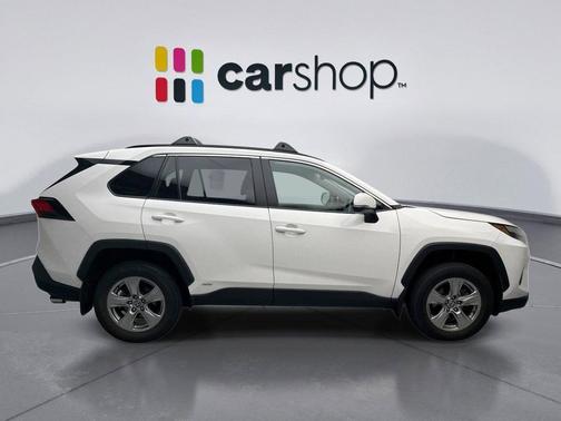 Ice Cap 2024 Toyota RAV4 Hybrid XLE