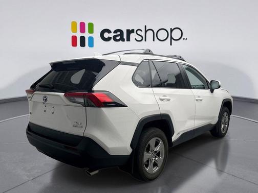Ice Cap 2024 Toyota RAV4 Hybrid XLE