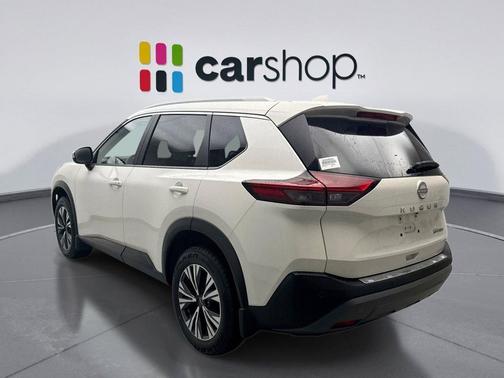 Pearl White Tricoat 2023 Nissan Rogue SV