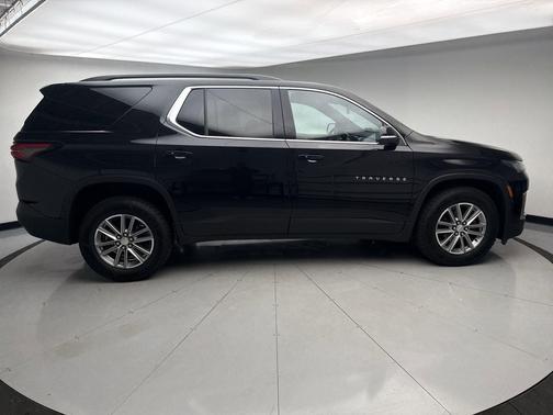 Mosaic Black Metallic 2023 Chevrolet Traverse LT Leather