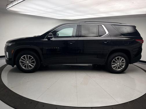 Mosaic Black Metallic 2023 Chevrolet Traverse LT Leather