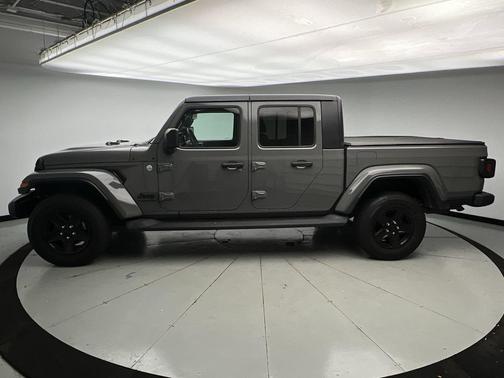 Sting-Gray Clearcoat 2021 Jeep Gladiator Sport S