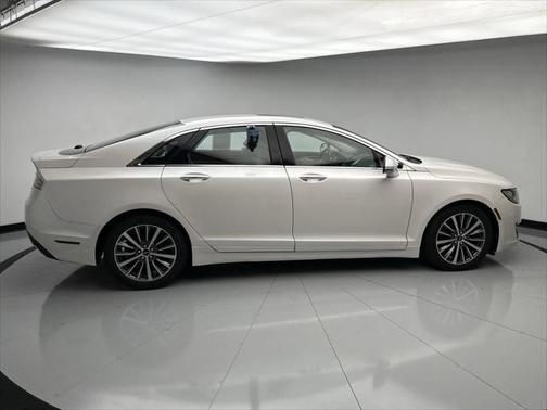 2017 Lincoln MKZ Base