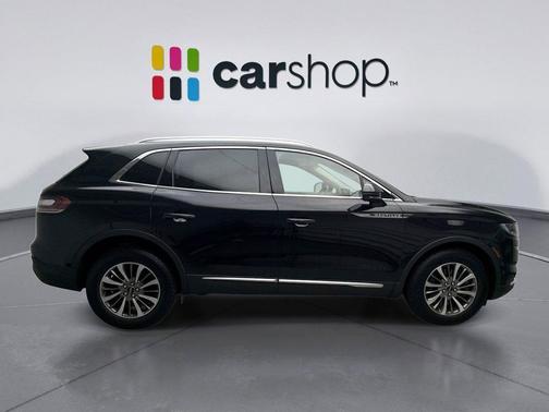 INFINITE BLACK MET CC 2022 Lincoln Nautilus Reserve