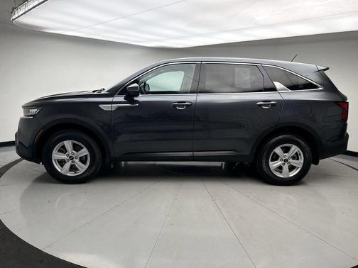 Gravity Grey 2023 Kia Sorento LX