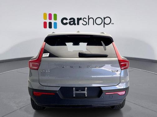 Vapour Gray 2025 Volvo XC40 B5 Plus Dark Theme
