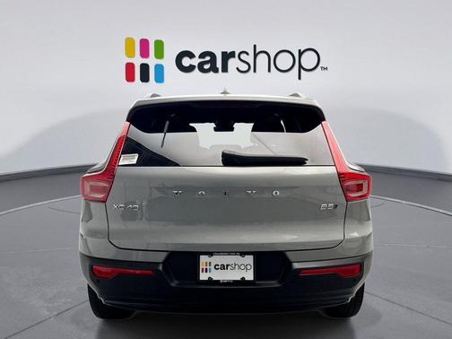 Vapour Gray 2025 Volvo XC40 B5 Plus Dark Theme
