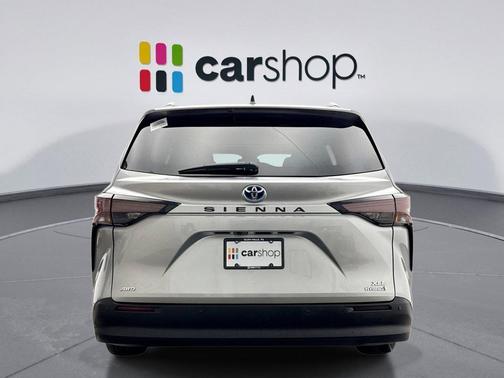 2023 Toyota Sienna XLE