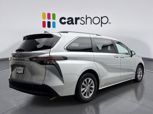 2023 Toyota Sienna XLE
