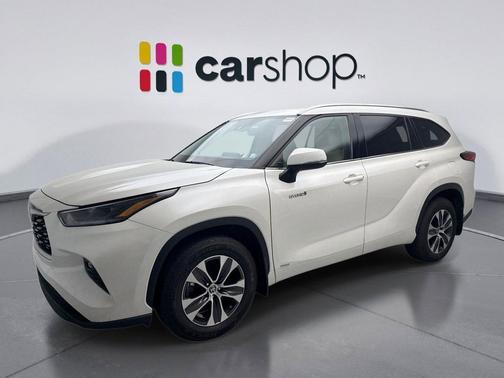 Blizzard Pearl 2021 Toyota Highlander Hybrid XLE