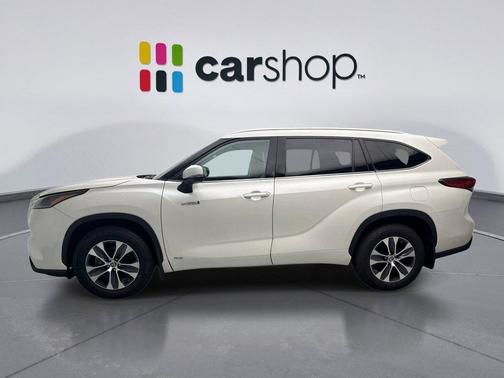 Blizzard Pearl 2021 Toyota Highlander Hybrid XLE