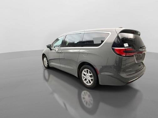 Ceramic Gray Clearcoat 2023 Chrysler Pacifica Touring L