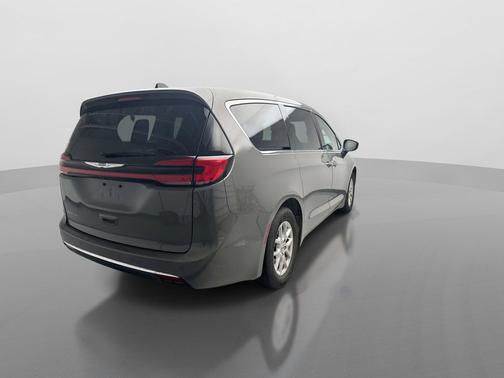 Ceramic Gray Clearcoat 2023 Chrysler Pacifica Touring L