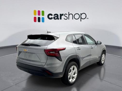 Sterling Gray Metallic 2025 Chevrolet Trax LS