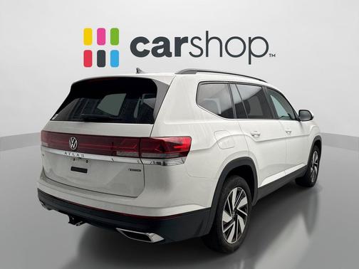 Pure White 2025 Volkswagen Atlas 2.0T SE w/Technology 4MOTION