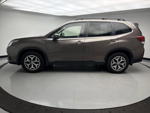 Brilliant Bronze Metallic 2024 Subaru Forester Premium