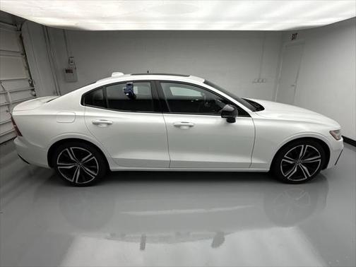 2020 Volvo S60 T6 R-Design