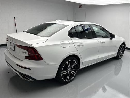 2020 Volvo S60 T6 R-Design