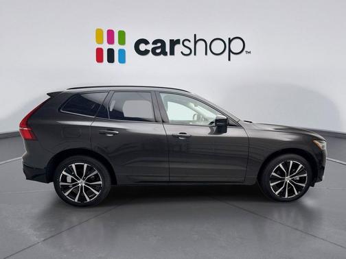 Platinum Gray 2025 Volvo XC60 B5 Plus