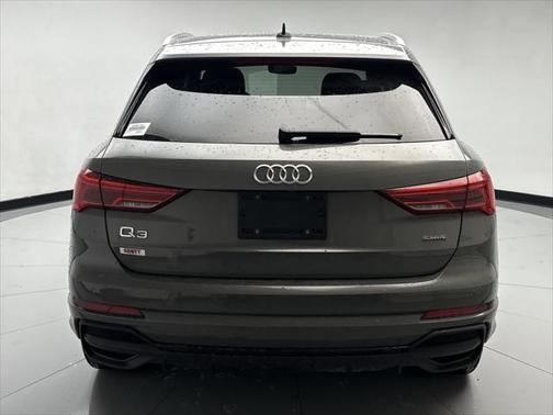 2023 Audi Q3 Premium 45 TFSI S line quattro Tiptronic