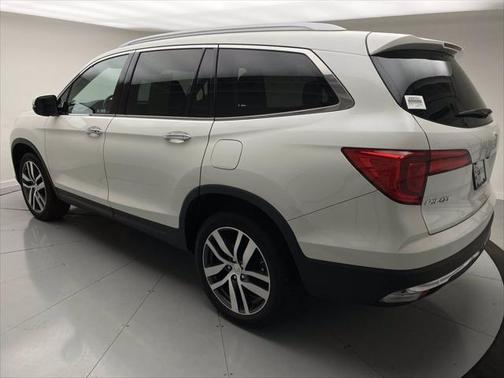 White Diamond 2018 Honda Pilot Elite